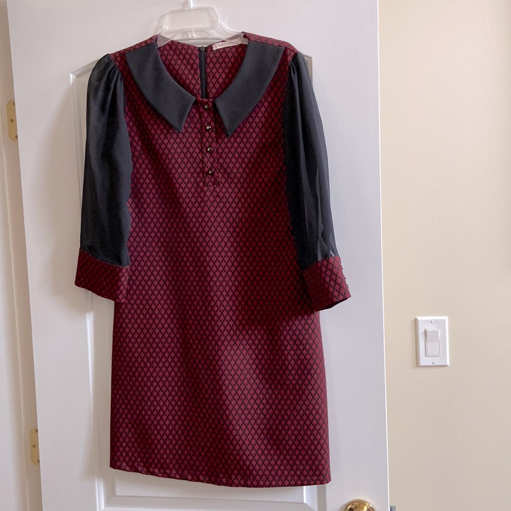 Red & black collared midi dress with sheer long sleeves. Size 42